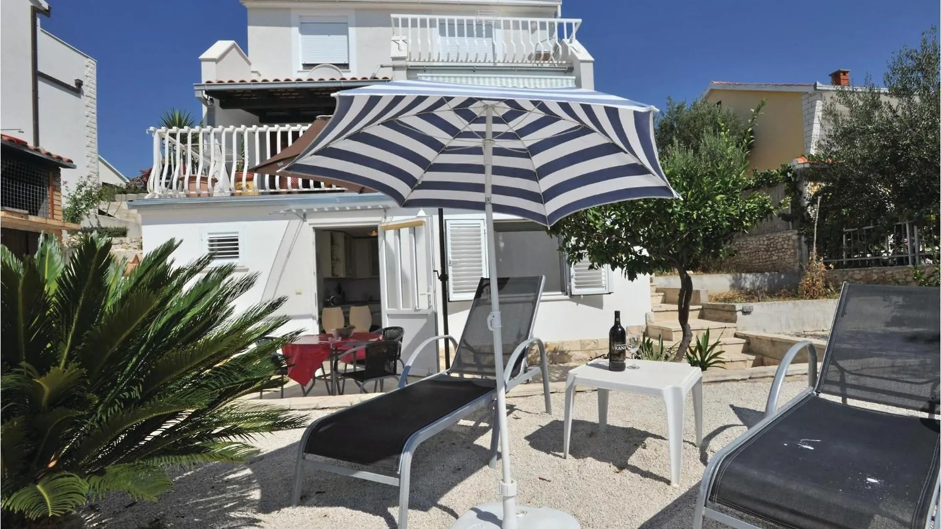 Amazing Apartment In Okrug Gornji With Wifi